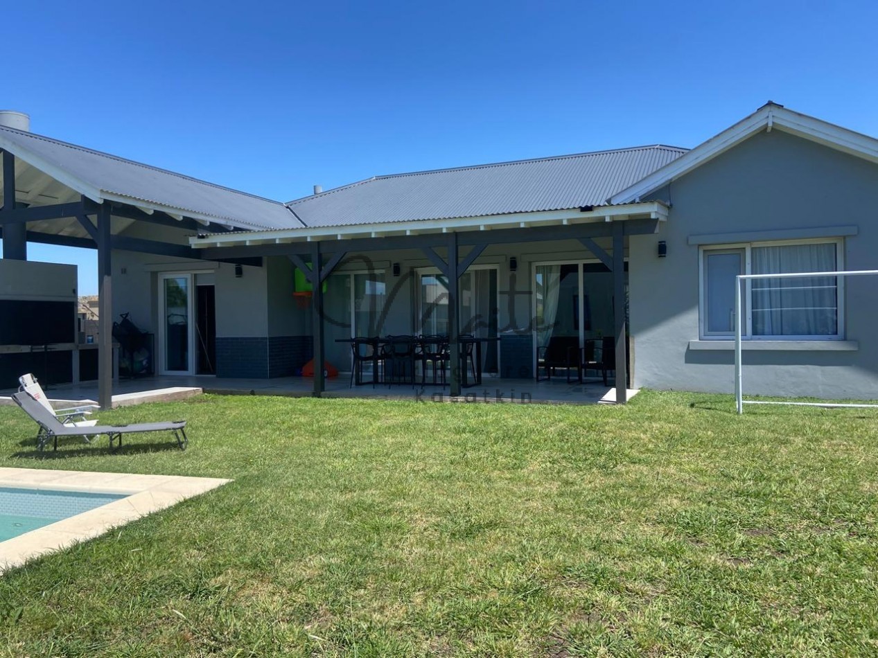 ALQUILER TEMPORARIO RUMENCO JOVEN 