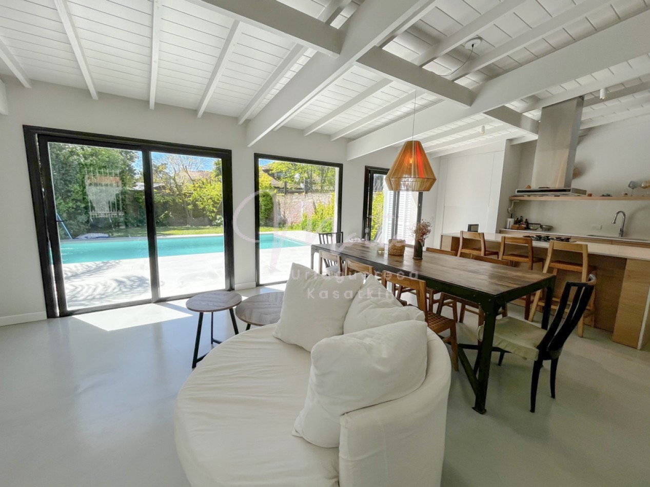 VENTA CASA 4 AMBIENTES LOS PINARES JARDIN PISCINA CLIMATIZADA 