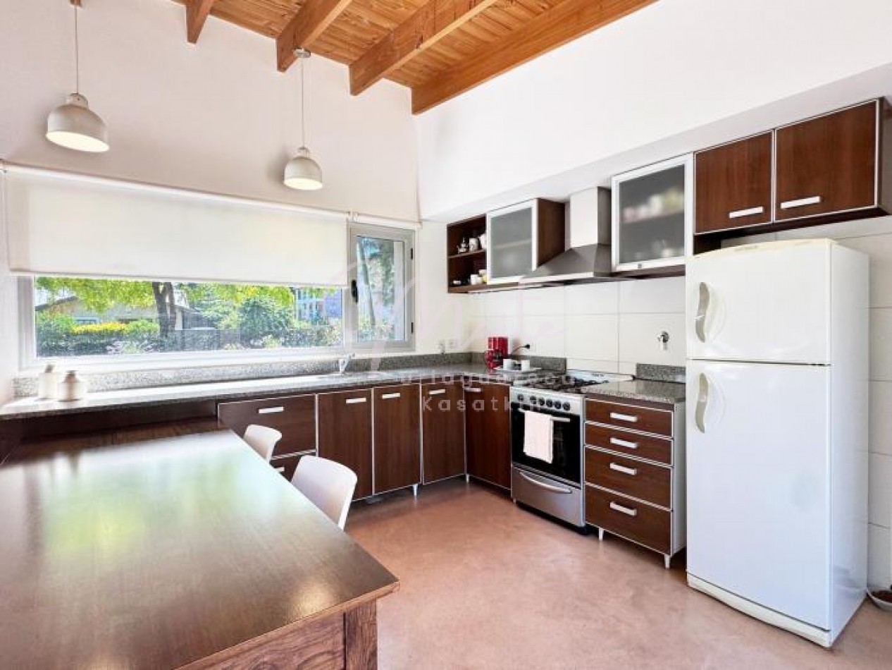 VENTA CASA 4 AMBIENTES ACANTILADOS 