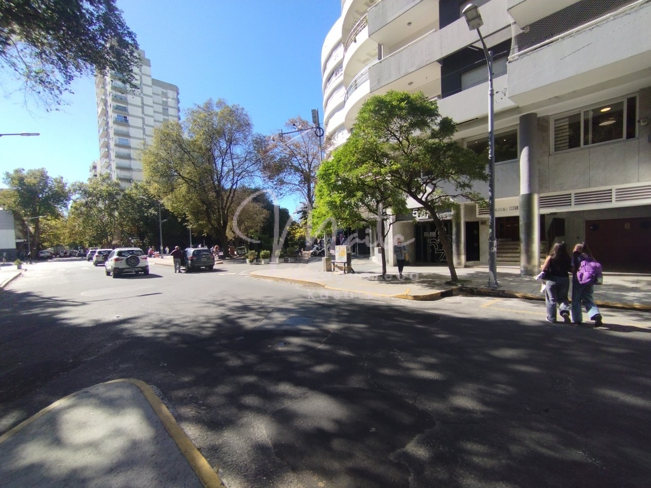 DEPARTAMENTO 2 AMBIENTES CON BALCON AL FRENTE ZONA CENTRO 