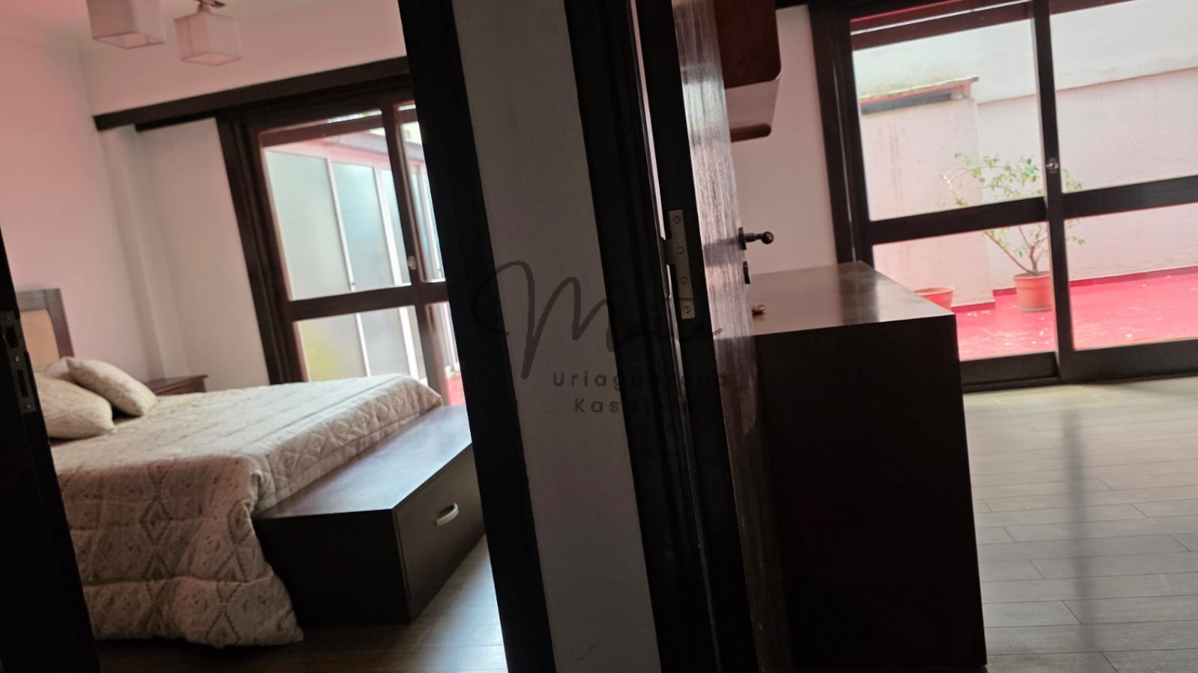 DEPARTAMENTO 3 AMBIENTES CON PATIO PLAZA MITRE 