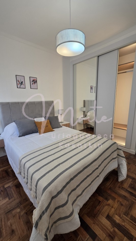 VENTA DEPARTAMENTO 2 AMBIENTES AL FRENTE CON BALCON PLAZA COLON 