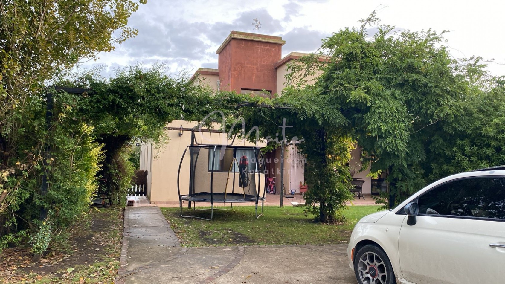 VENTA CASA 4 AMBIENTES ARENAS DEL SUR 