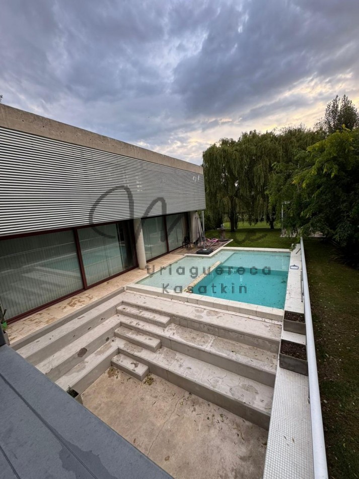 CASA 5 AMBIENTES BARRIO PRIVADO RUMENCO