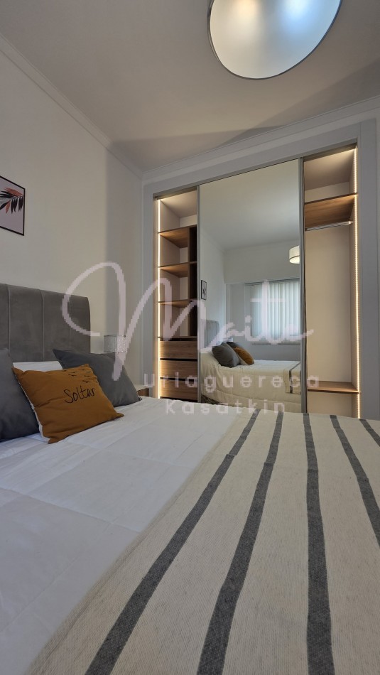 VENTA DEPARTAMENTO 2 AMBIENTES AL FRENTE CON BALCON PLAZA COLON 