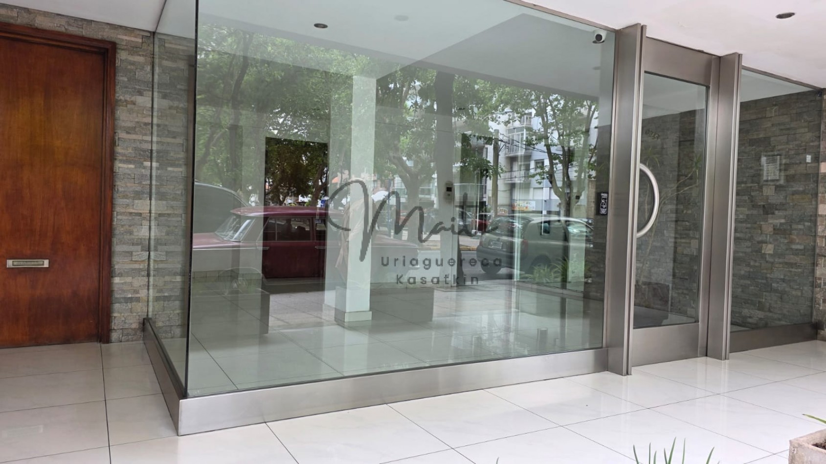 DEPARTAMENTO 3 AMBIENTES CON PATIO PLAZA MITRE 