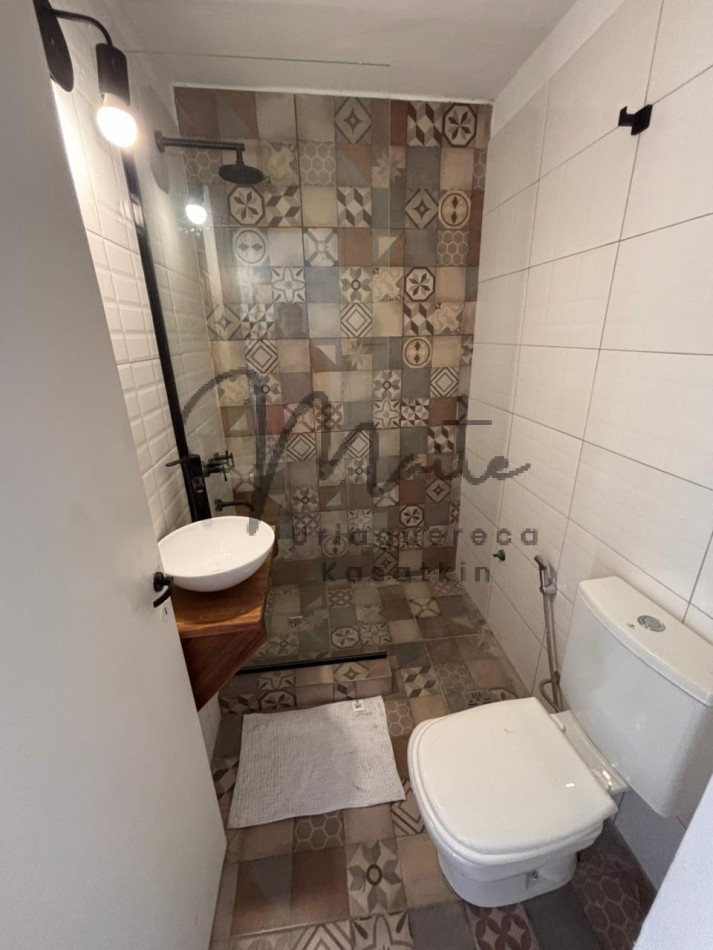 ALQUILER 24 M MONOAMBIENTE AMOBLADO Y EQUIPADO ZONA ALDREY 