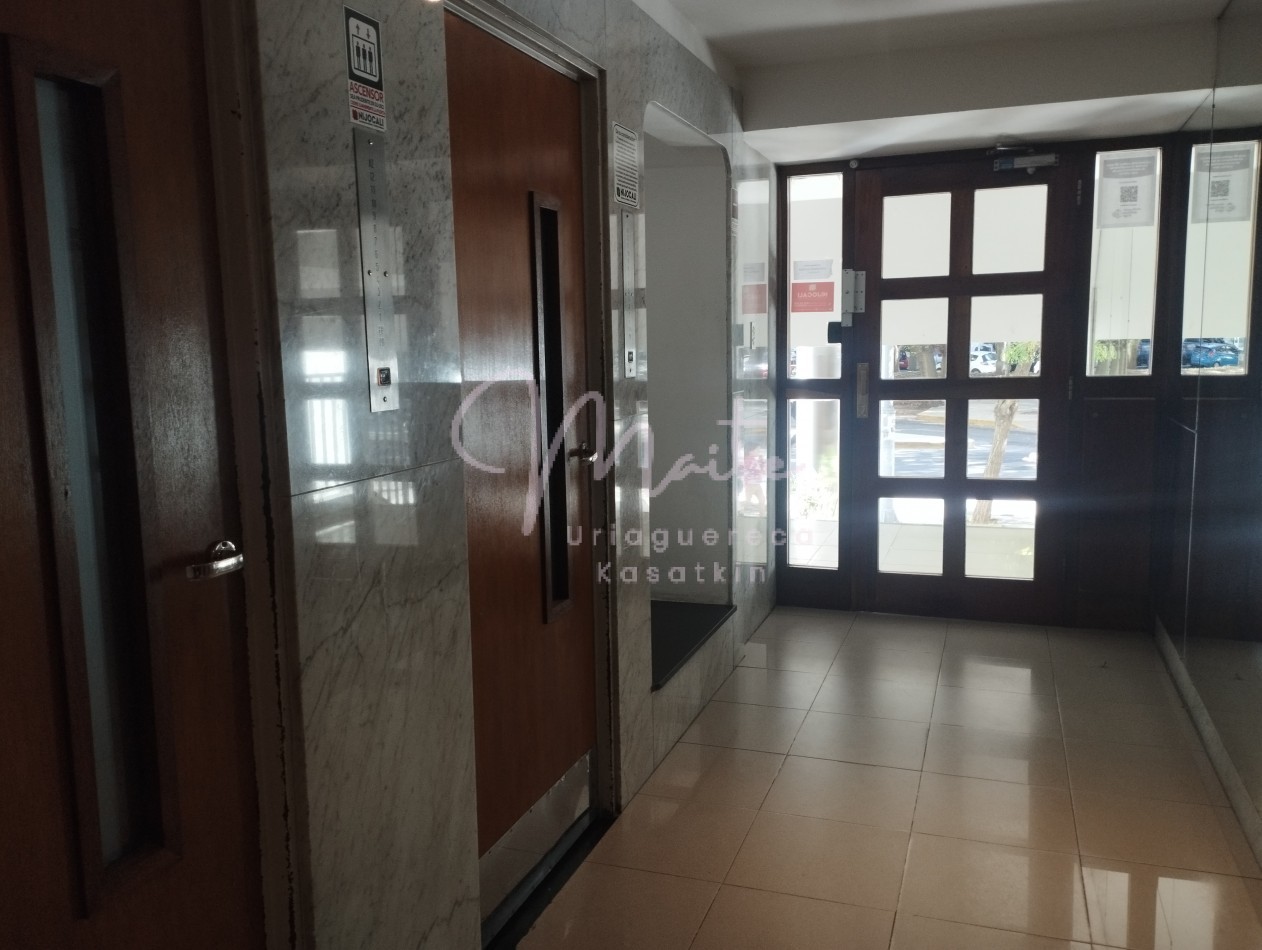 DEPARTAMENTO 2 AMBIENTES CON BALCON AL FRENTE ZONA CENTRO 