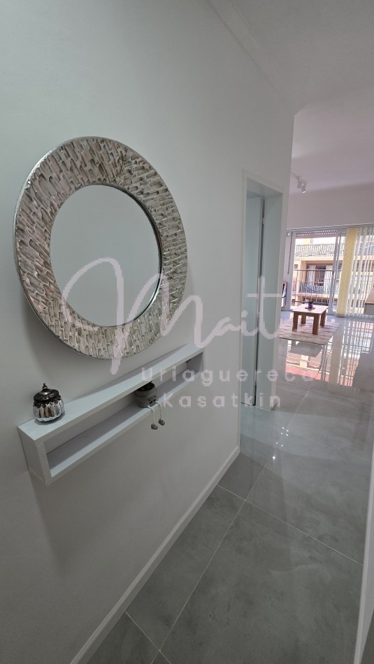 VENTA DEPARTAMENTO 2 AMBIENTES AL FRENTE CON BALCON PLAZA COLON 