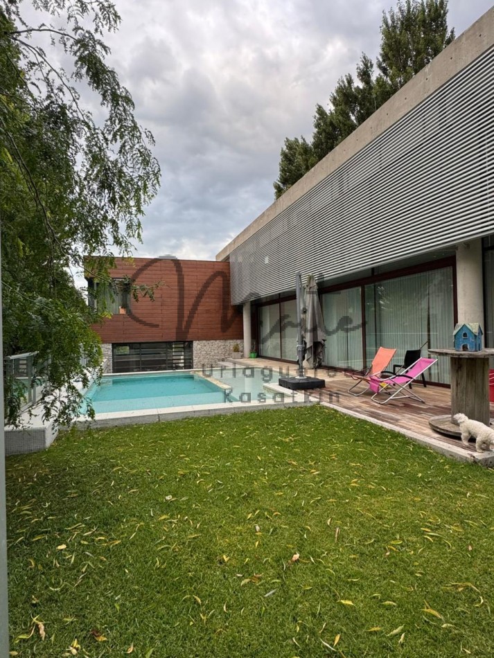 CASA 5 AMBIENTES BARRIO PRIVADO RUMENCO