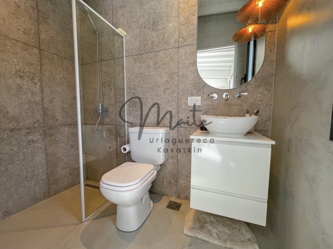 VENTA CASA 4 AMBIENTES LOS PINARES JARDIN PISCINA CLIMATIZADA 