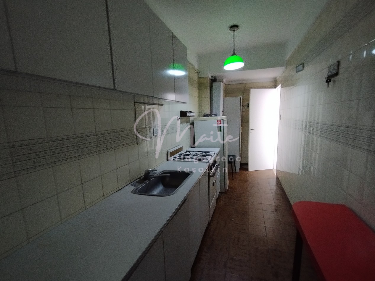 DEPARTAMENTO 2 AMBIENTES CON BALCON AL FRENTE ZONA CENTRO 