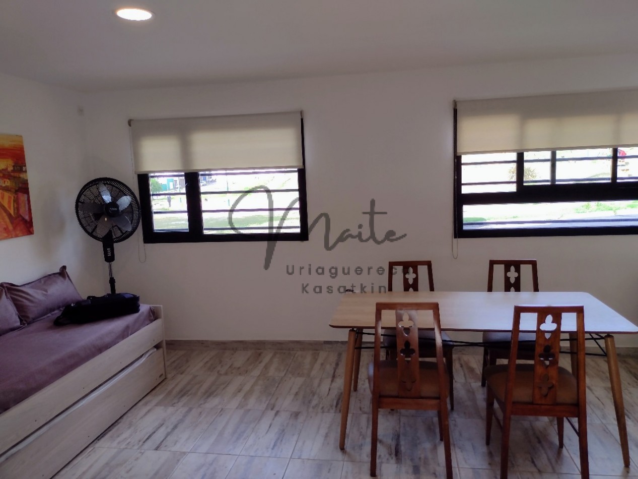 VENTA PH 2 AMB  PLANTA BAJA FRENTE PLAZA ITALIA  COCHERA DESCUBIERTA 