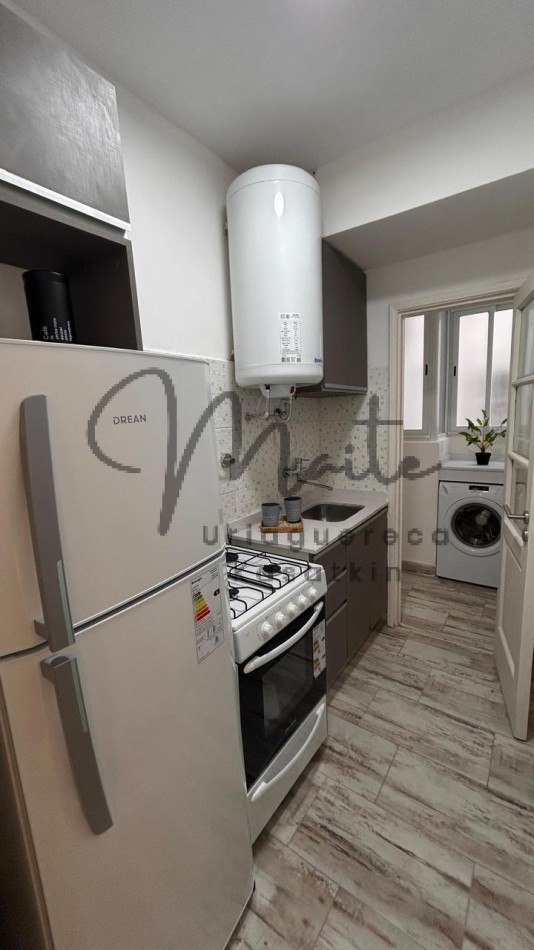 VENTA  DEPARTAMENTO 2 AMBIENTES CON DEPENDENCIA AL  FRENTE CON BALCON  RECICLADO ZONA CENTRO  OPCION COCHERA  