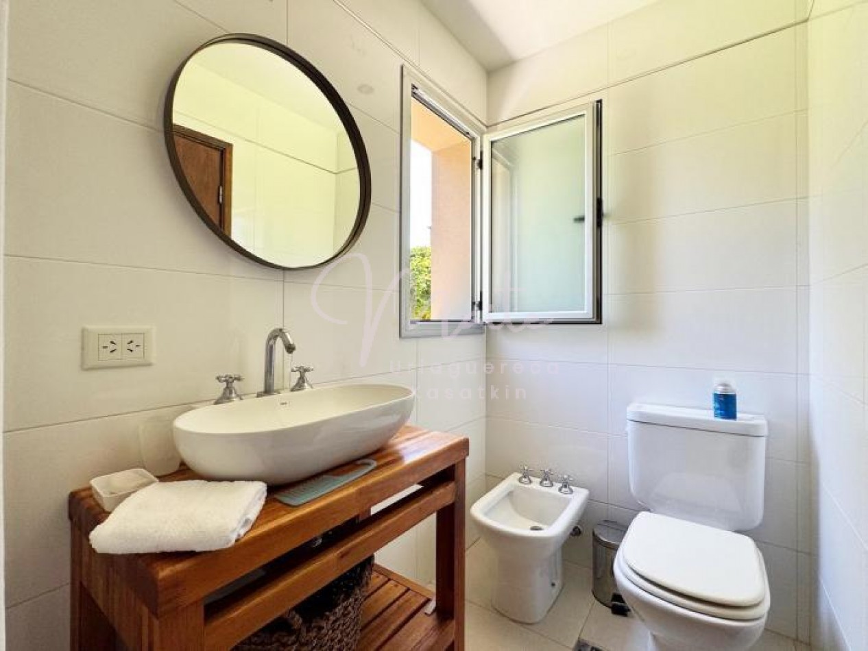 VENTA CASA 4 AMBIENTES ACANTILADOS 