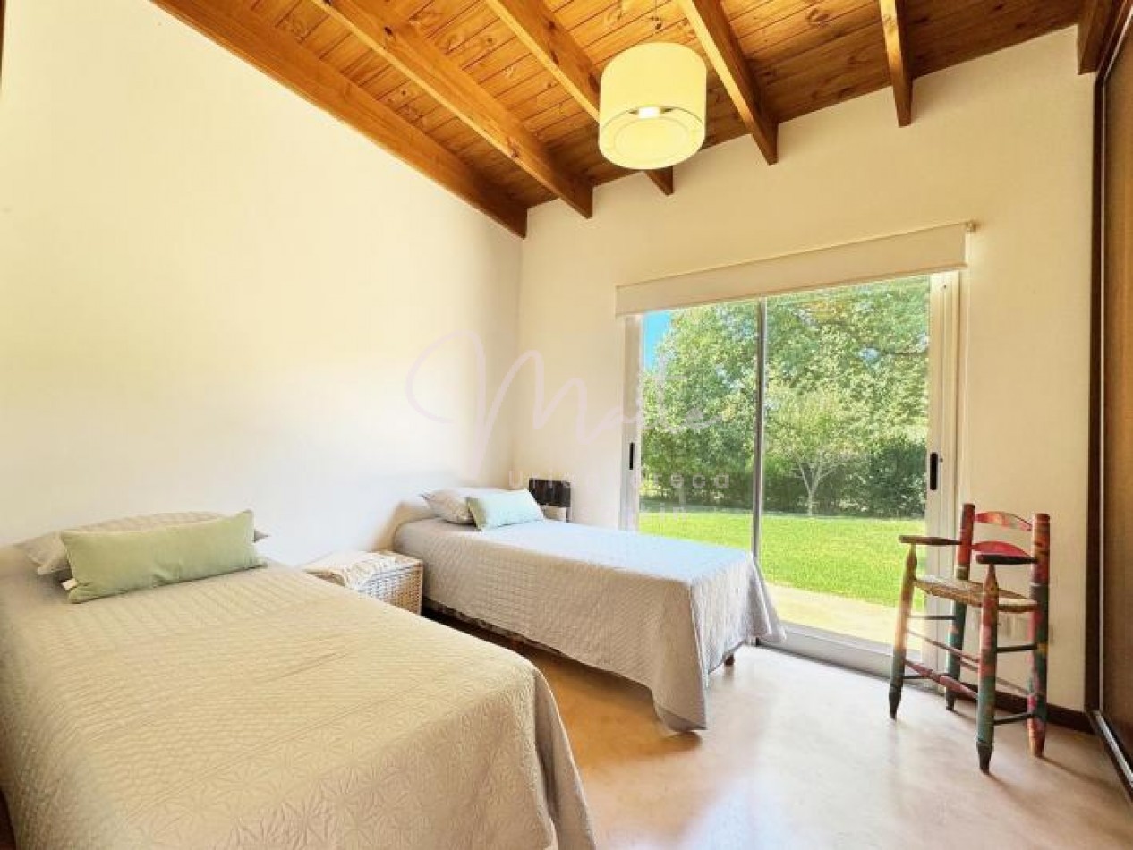 VENTA CASA 4 AMBIENTES ACANTILADOS 