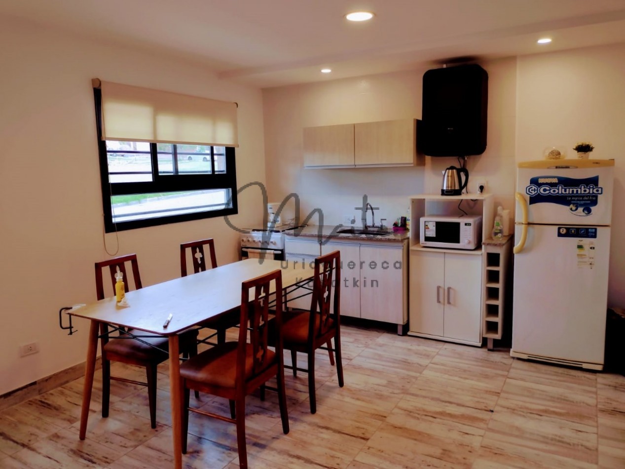 VENTA PH 2 AMB  PLANTA BAJA FRENTE PLAZA ITALIA  COCHERA DESCUBIERTA 