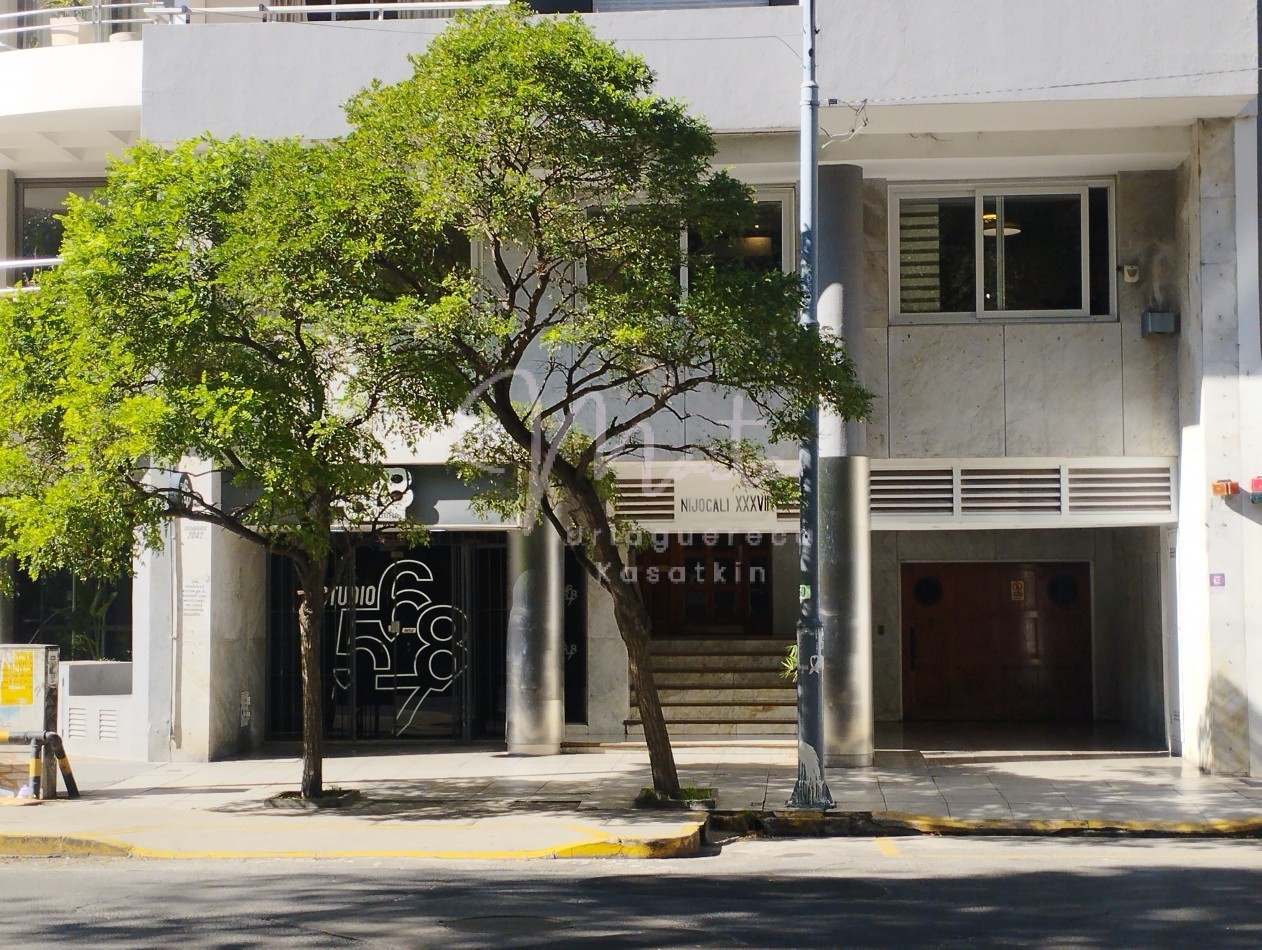 DEPARTAMENTO 2 AMBIENTES CON BALCON AL FRENTE ZONA CENTRO 