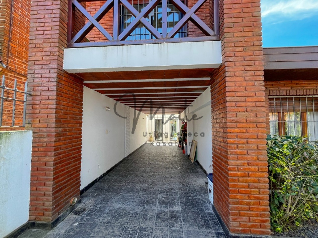 VENTA CASA 4 AMBIENTES LOS PINARES JARDIN PISCINA CLIMATIZADA 