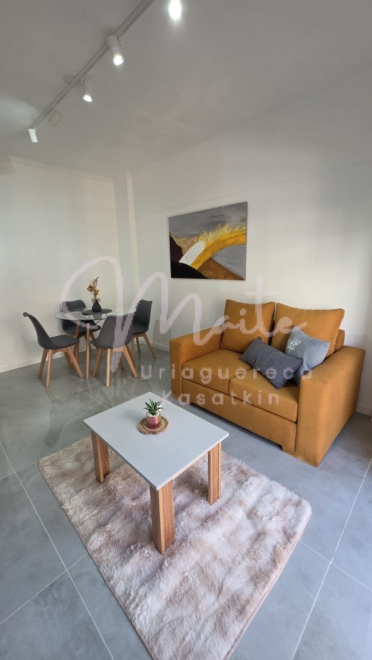 VENTA DEPARTAMENTO 2 AMBIENTES AL FRENTE CON BALCON PLAZA COLON 