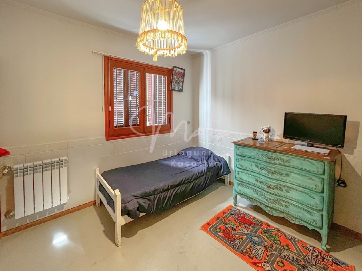 VENTA CASA 4 AMBIENTES LOS PINARES JARDIN PISCINA CLIMATIZADA 