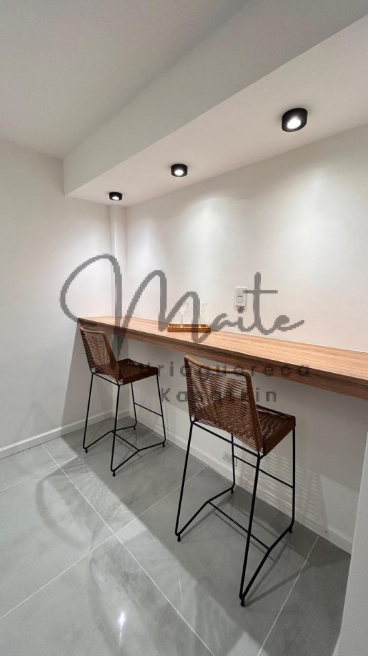 VENTA DEPARTAMENTO 3 AMBIENTES AL FRENTE CON BALCON RECICLADO ZONA CENTRO