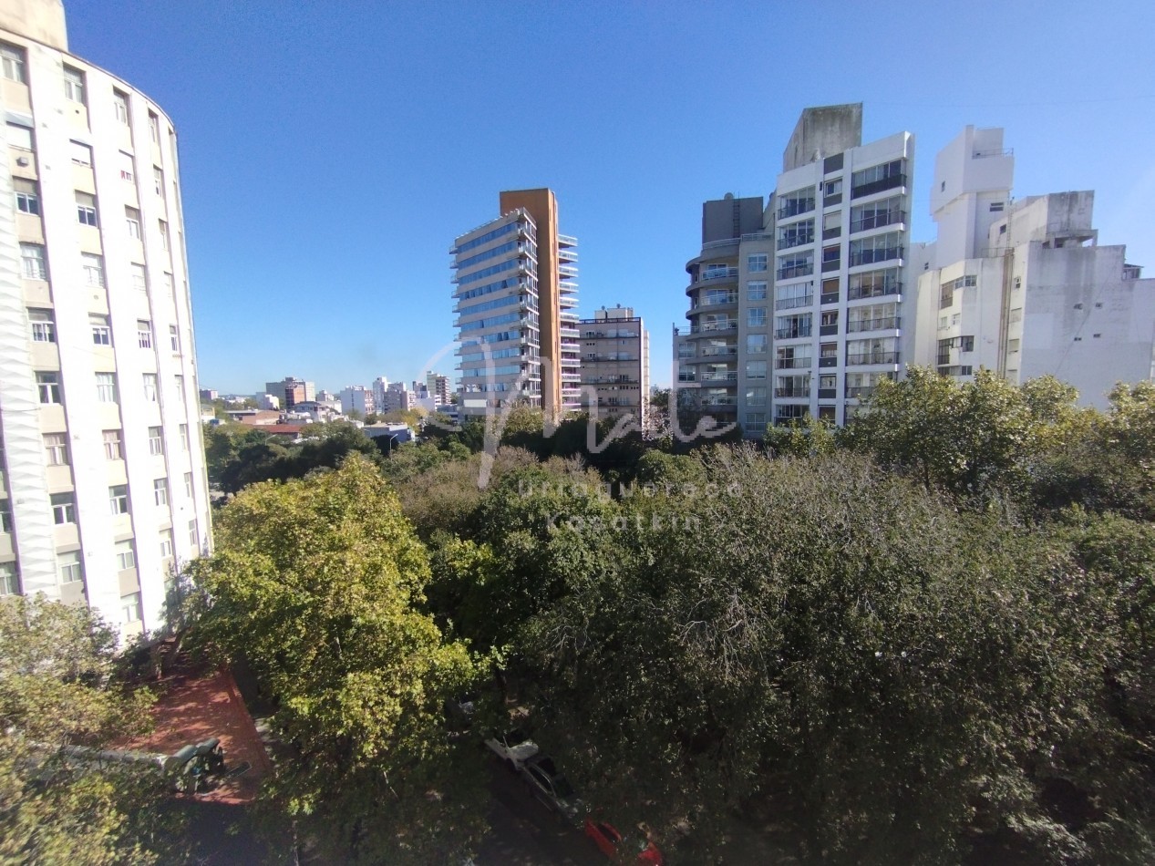 DEPARTAMENTO 2 AMBIENTES CON BALCON AL FRENTE ZONA CENTRO 