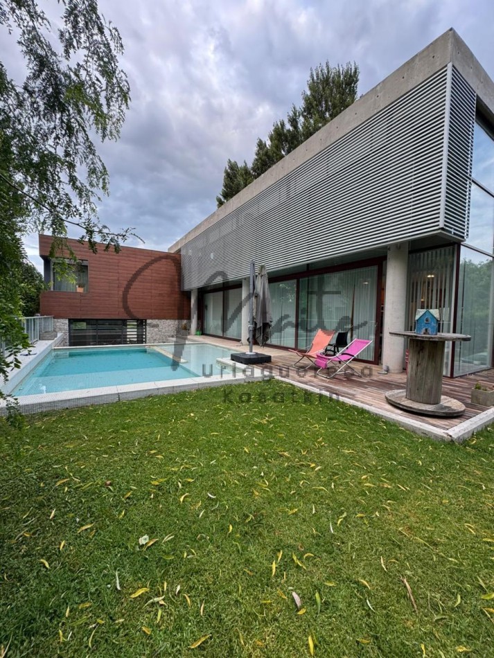 CASA 5 AMBIENTES BARRIO PRIVADO RUMENCO