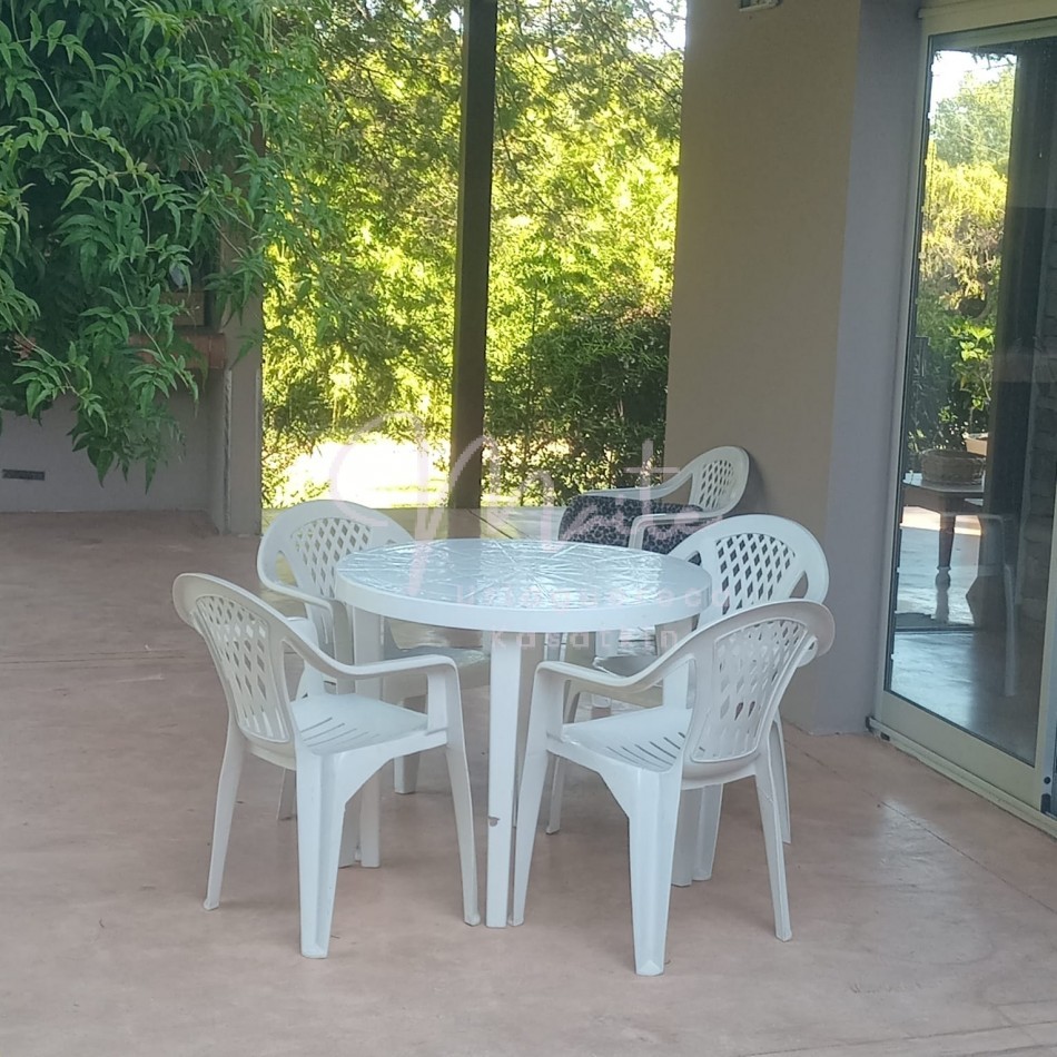 VENTA CASA 4 AMBIENTES ACANTILADOS 