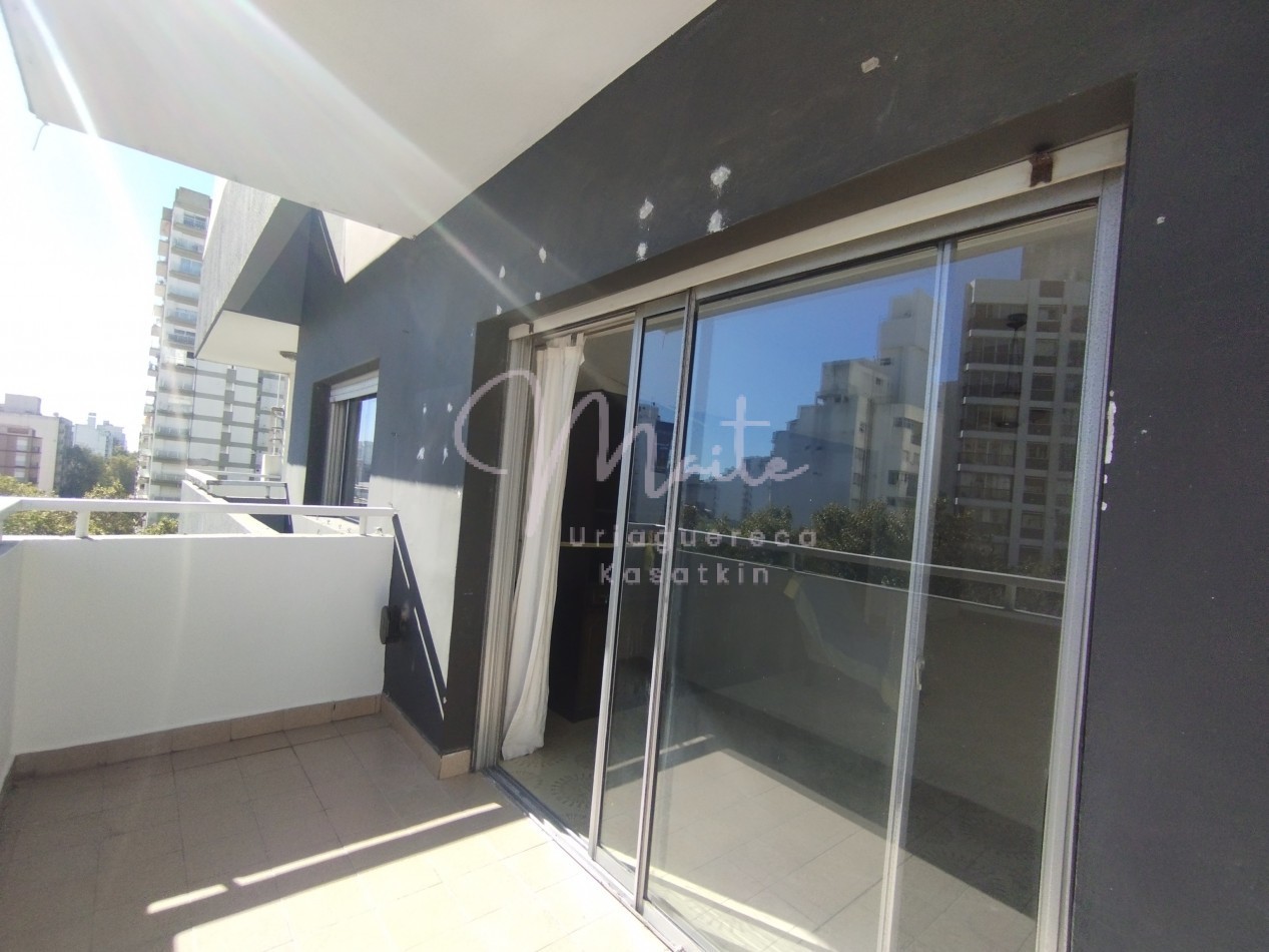 ALQUILER 24 MESES DEPARTAMENTO 2 AMBIENTES CON BALCON AL FRENTE ZONA CENTRO 