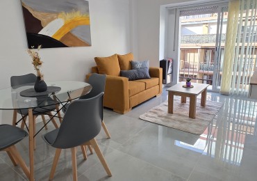 VENTA DEPARTAMENTO 2 AMBIENTES AL FRENTE CON BALCON PLAZA COLON 