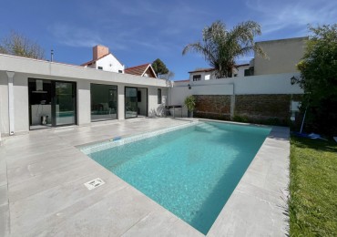VENTA CASA 4 AMBIENTES LOS PINARES JARDIN PISCINA CLIMATIZADA 