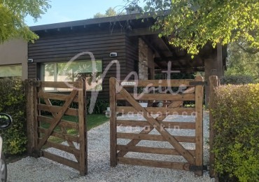 VENTA CASA 4 AMBIENTES ACANTILADOS 