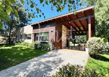 VENTA CASA 4 AMBIENTES ACANTILADOS JARDIN PARRILLA