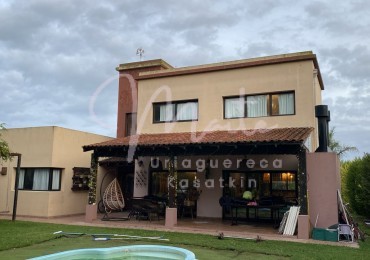 VENTA CASA 4 AMBIENTES ARENAS DEL SUR 