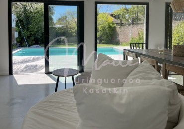 VENTA CASA 4 AMBIENTES LOS PINARES JARDIN PISCINA CLIMATIZADA 